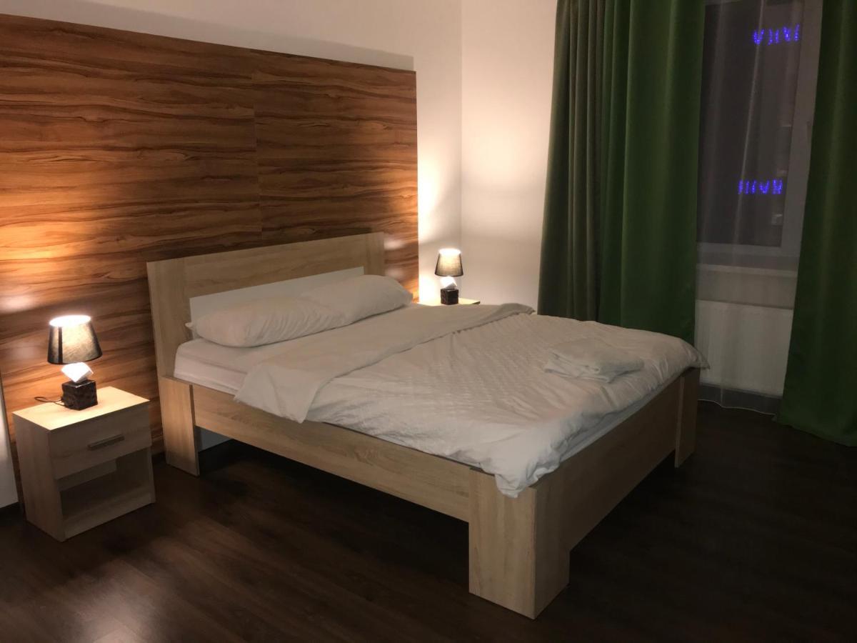 Naberezhna 10, Central Lutsk Apartman Kültér fotó
